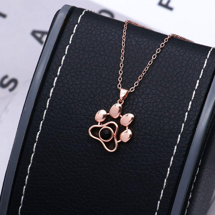 Hundepfote Kette mit Hunde Bild Gravur im Stein Remisia –