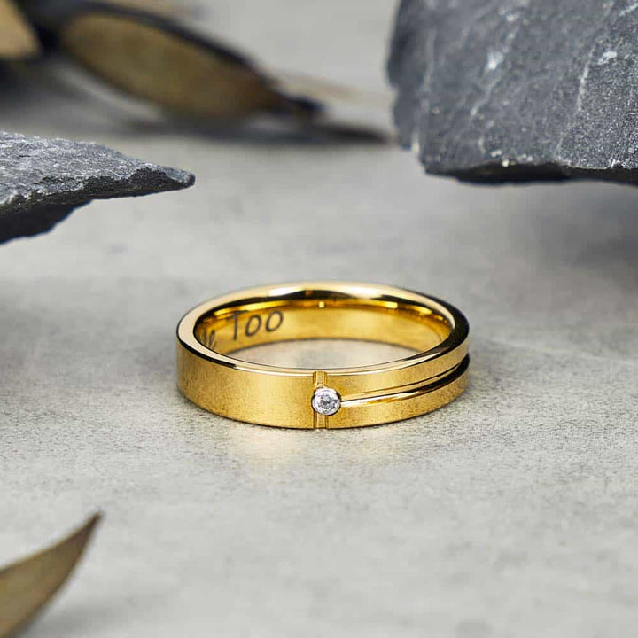 Personalisierte Wolfram Eheringe Gold mit Gravur 4mm/6mm - Remisia